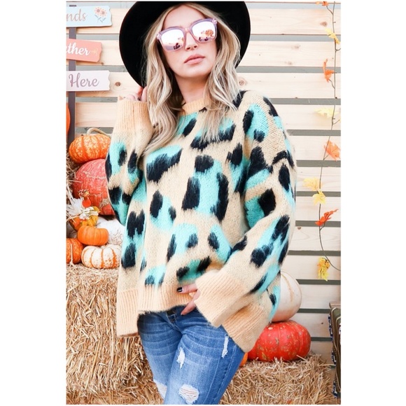 Leopard print mint cream fuzzy oversized sweater - Picture 3 of 10
